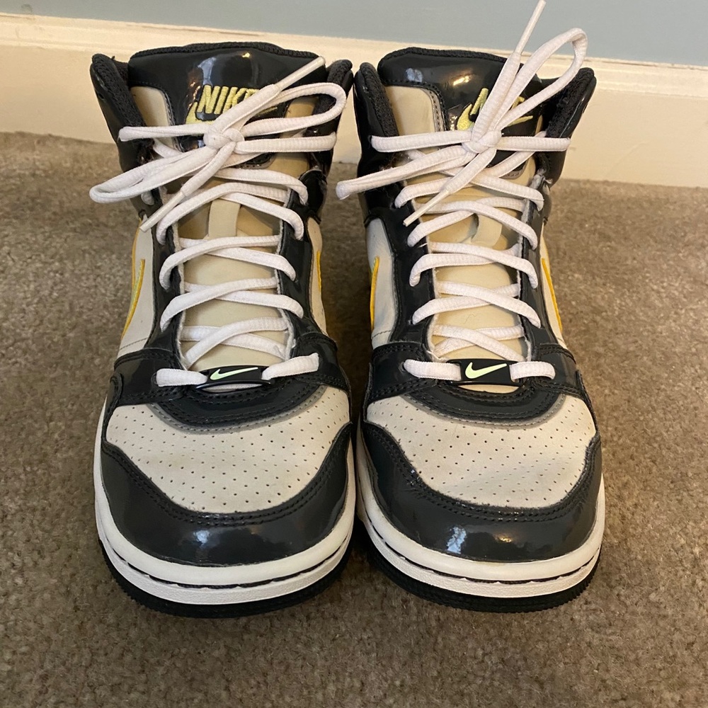 Nike women’s cheetah sneaker